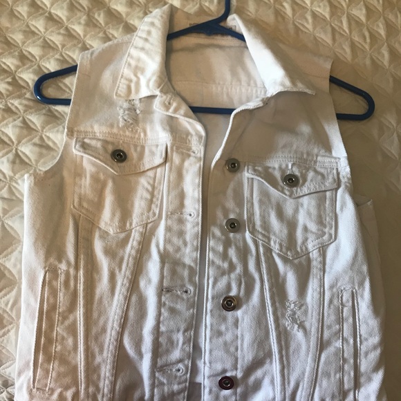 JustFab Jackets & Blazers - White jean vest